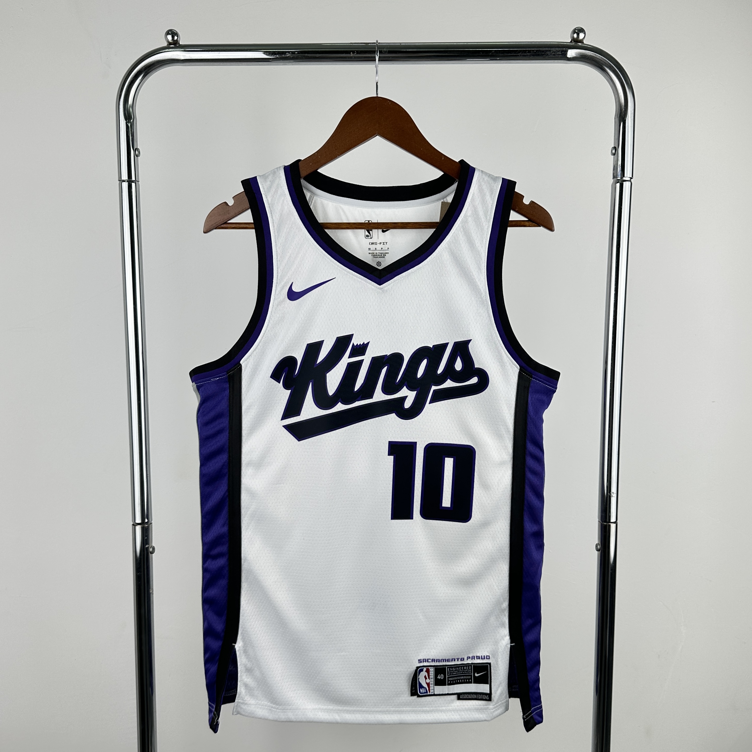 Men Sacramento Kings #10 Derozan White Season Nike 2024 NBA Jersey style 1->sacramento kings->NBA Jersey